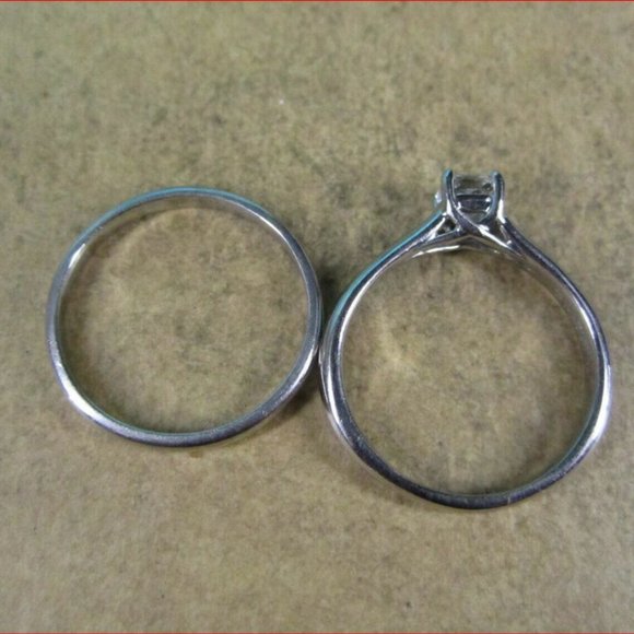 Tiffany & Co .40ct Lucida SET Engagement & Wedding Band Rings w/Original Box - Picture 5 of 5